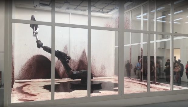 نمی توانم به خودم کمک کنم! | تلاش بیهوده ربات برای بقا تا آخر عمر